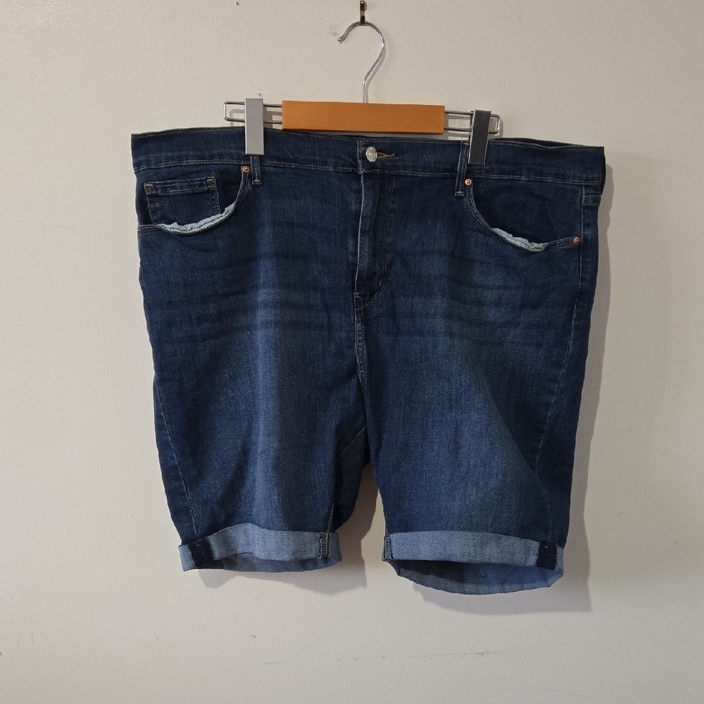 Ladies Signature By Levi Strauss 22W Bermuda Shorts